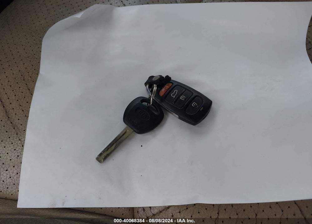 2009 KIA BORREGO EX V8 VIN: KNDJH742795020537