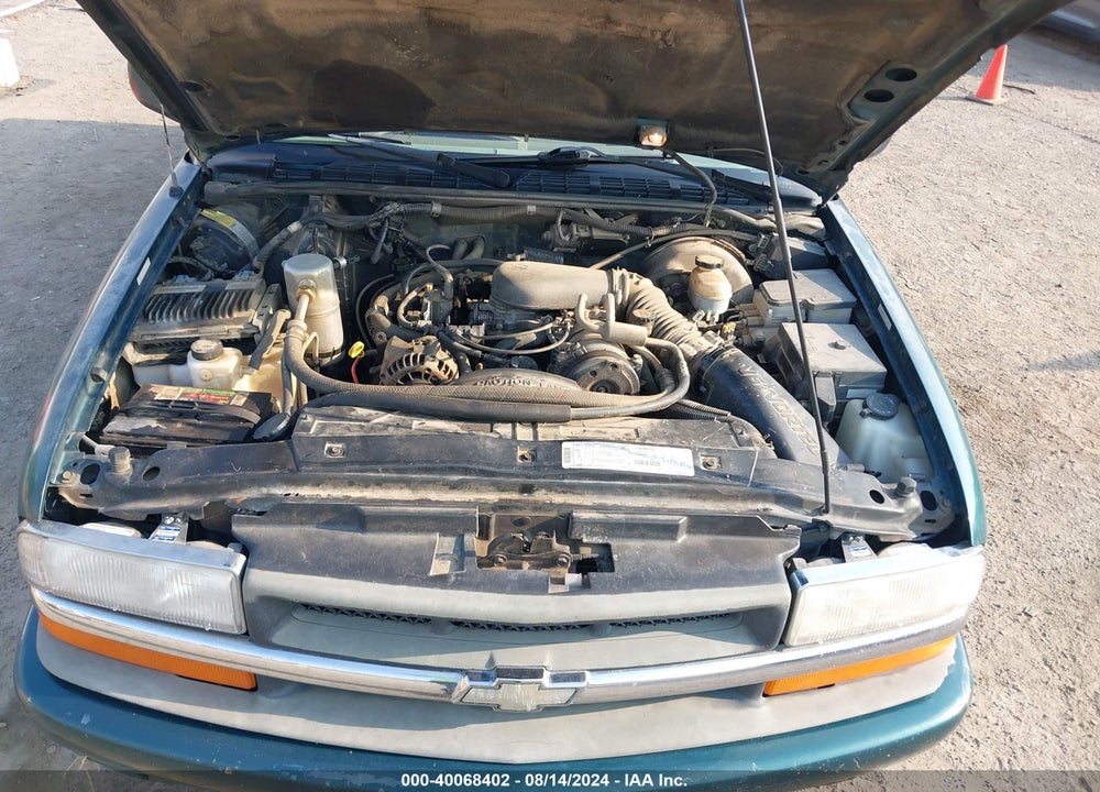 1998 CHEVROLET S-10 LS FLEETSIDE VIN: 1GCCS19X0W8121344