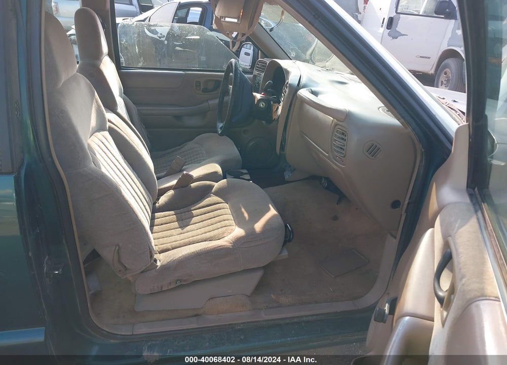 1998 CHEVROLET S-10 LS FLEETSIDE VIN: 1GCCS19X0W8121344