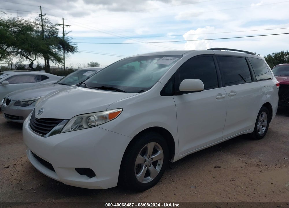 2014 TOYOTA SIENNA LE V6 8 PASSENGER VIN: 5TDKK3DC8ES485923