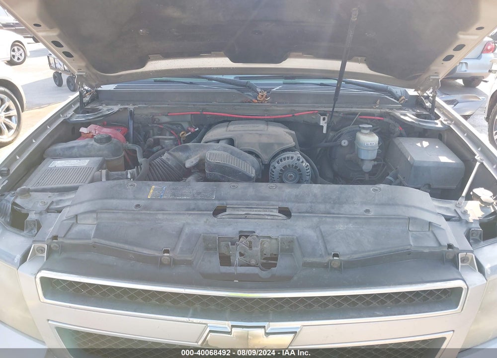 2008 CHEVROLET SUBURBAN 1500 LT VIN: 3GNFC16008G185681