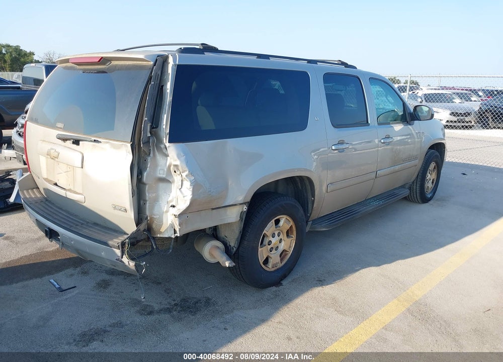 2008 CHEVROLET SUBURBAN 1500 LT VIN: 3GNFC16008G185681