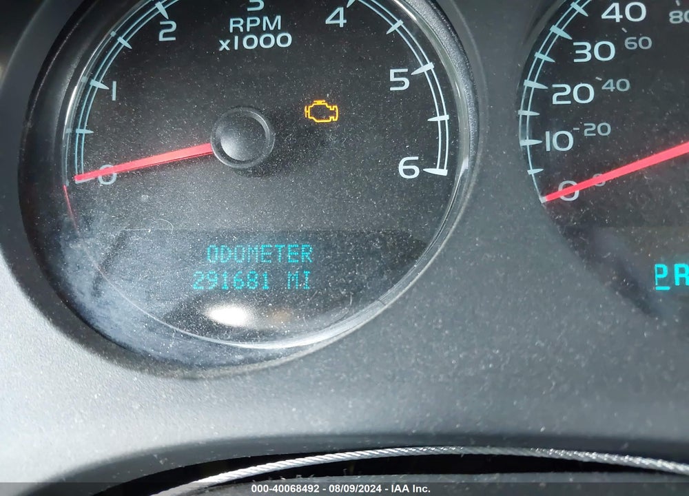 2008 CHEVROLET SUBURBAN 1500 LT VIN: 3GNFC16008G185681