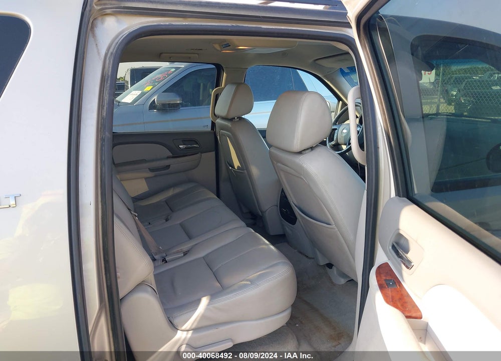2008 CHEVROLET SUBURBAN 1500 LT VIN: 3GNFC16008G185681