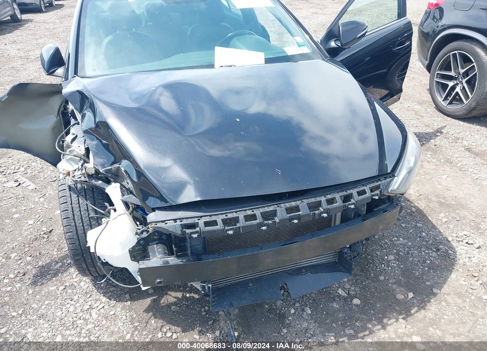 2018 HYUNDAI ELANTRA SPORT VIN: KMHD04LB9JU447969