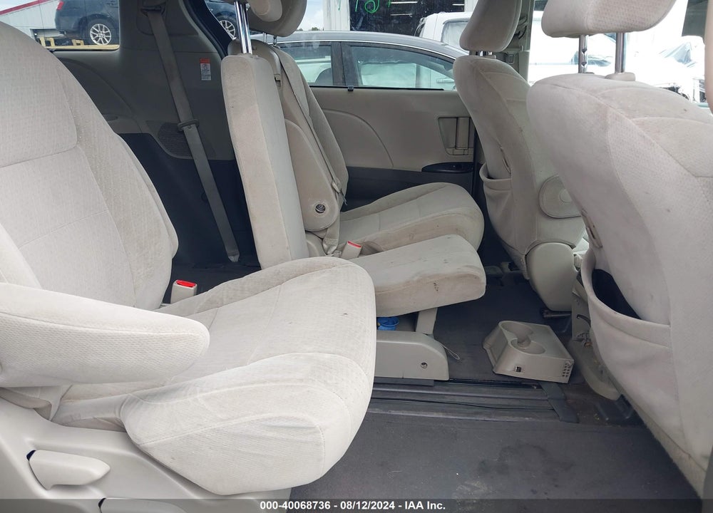2015 TOYOTA SIENNA LE 8 PASSENGER VIN: 5TDKK3DC9FS629688