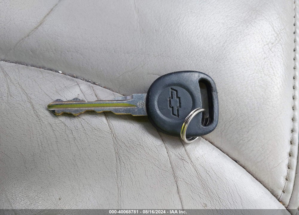 2010 CHEVROLET TRAVERSE LT VIN: 1GNLRGED9AS113238
