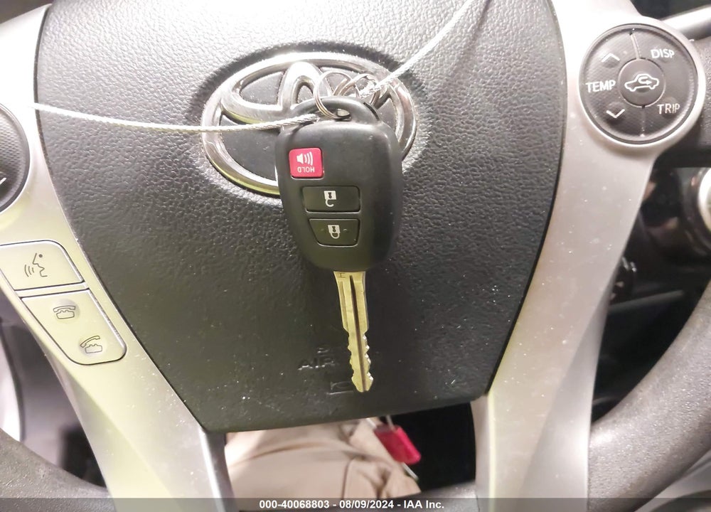 2016 TOYOTA PRIUS C TWO VIN: JTDKDTB33G1131529