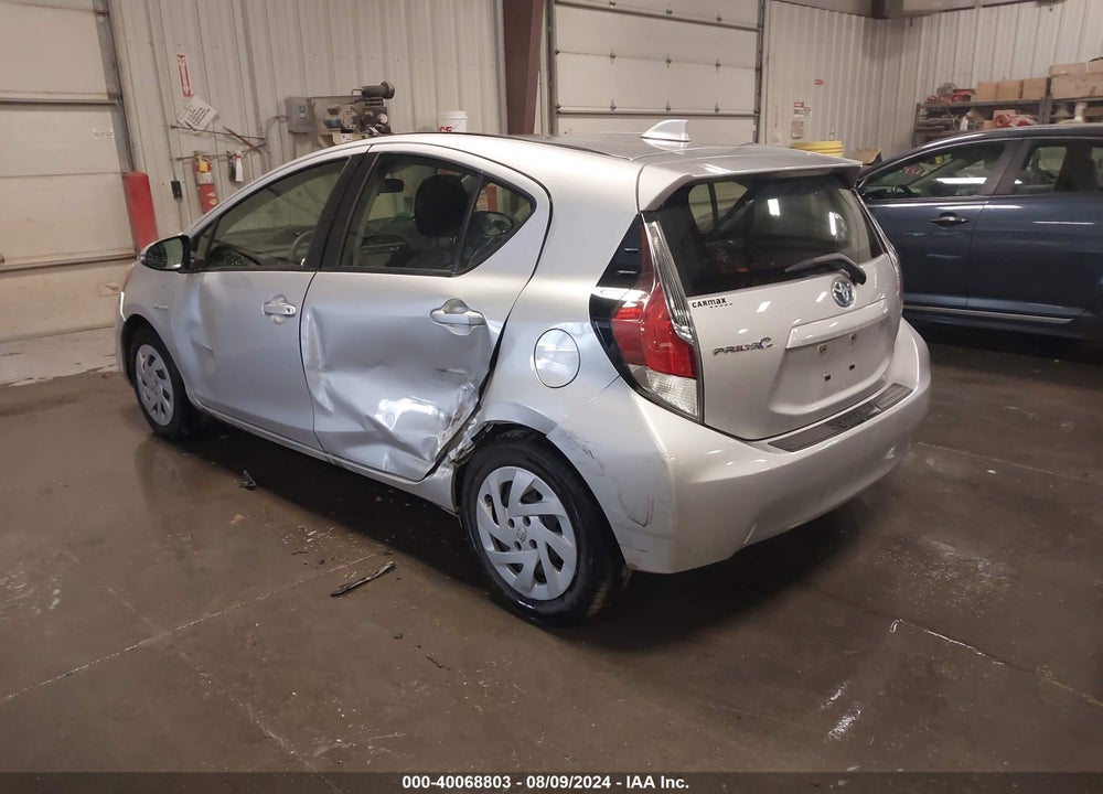2016 TOYOTA PRIUS C TWO VIN: JTDKDTB33G1131529