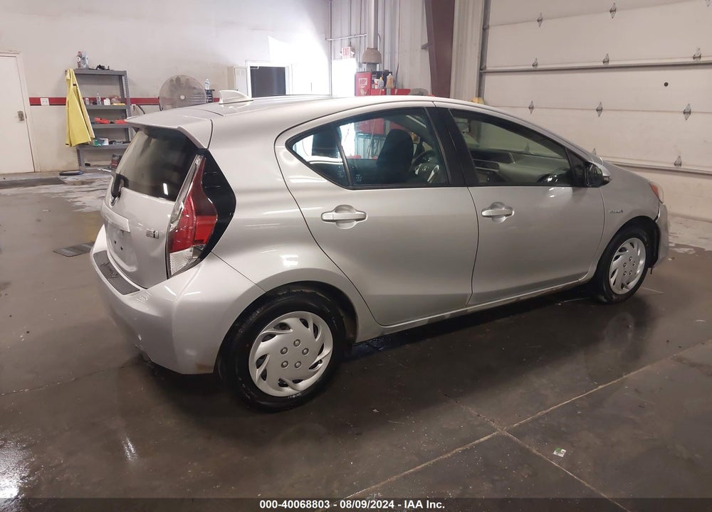 2016 TOYOTA PRIUS C TWO VIN: JTDKDTB33G1131529
