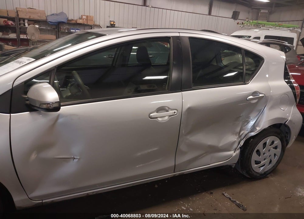 2016 TOYOTA PRIUS C TWO VIN: JTDKDTB33G1131529