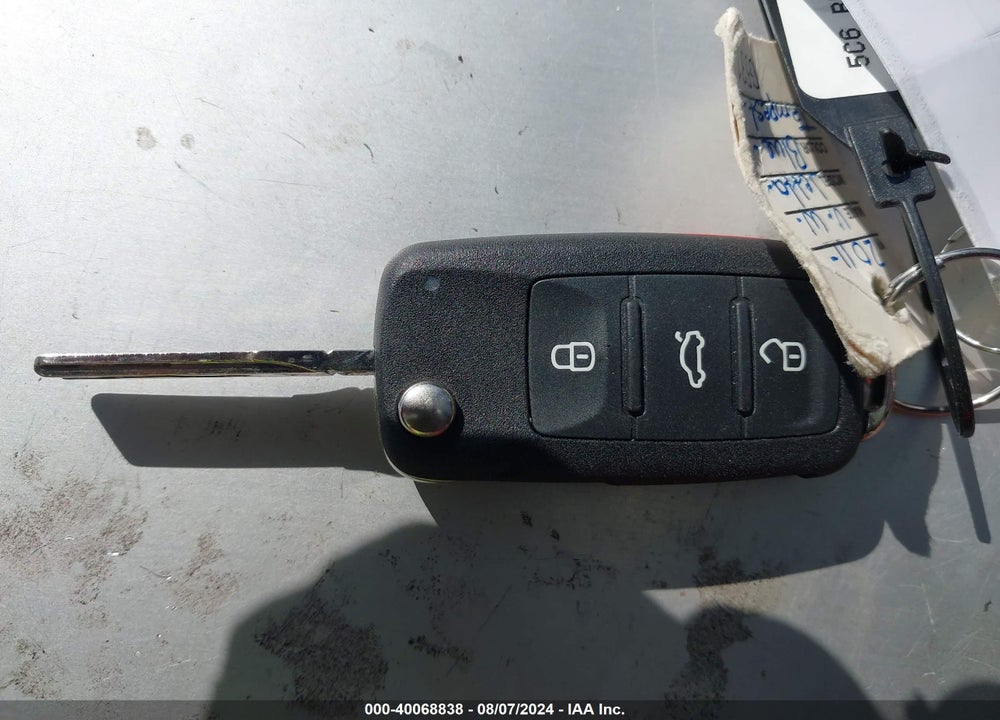 2011 VOLKSWAGEN JETTA 2.5L SE VIN: 3VWDZ7AJ0BM347221