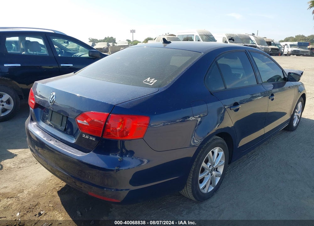 2011 VOLKSWAGEN JETTA 2.5L SE VIN: 3VWDZ7AJ0BM347221