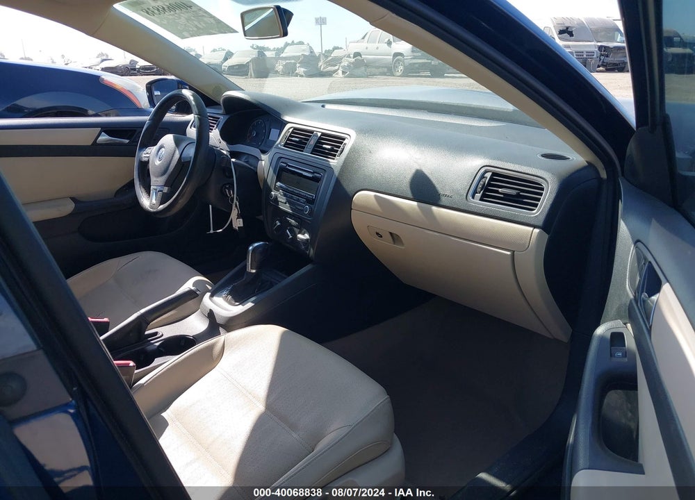 2011 VOLKSWAGEN JETTA 2.5L SE VIN: 3VWDZ7AJ0BM347221