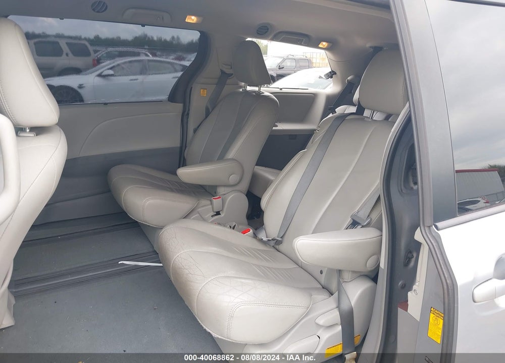 2013 TOYOTA SIENNA XLE V6 8 PASSENGER VIN: 5TDYK3DC7DS295507