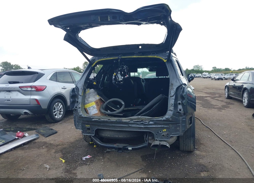 2022 HYUNDAI PALISADE VIN: KM8R7DHE8NU393932