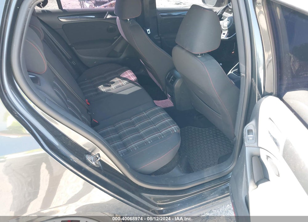 2011 VOLKSWAGEN GTI 4-DOOR/4-DOOR AUTOBAHN VIN: WVWGV7AJ2BW025112