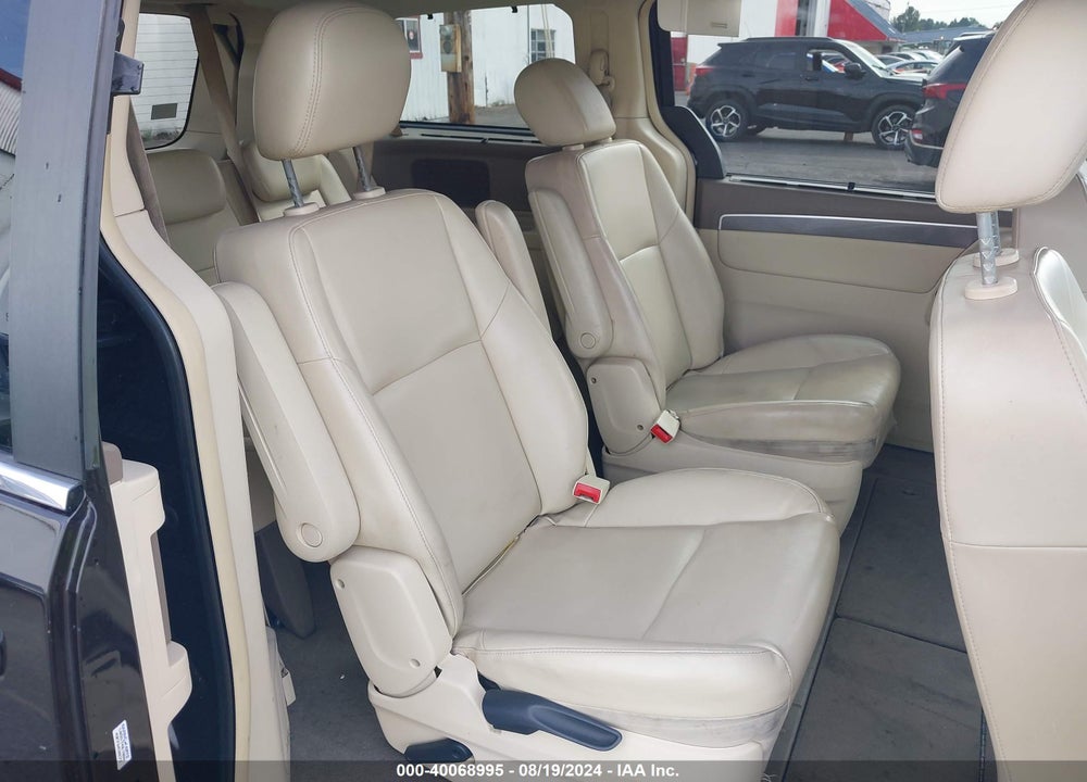 2010 VOLKSWAGEN ROUTAN SE VIN: 2V4RW3D14AR262756