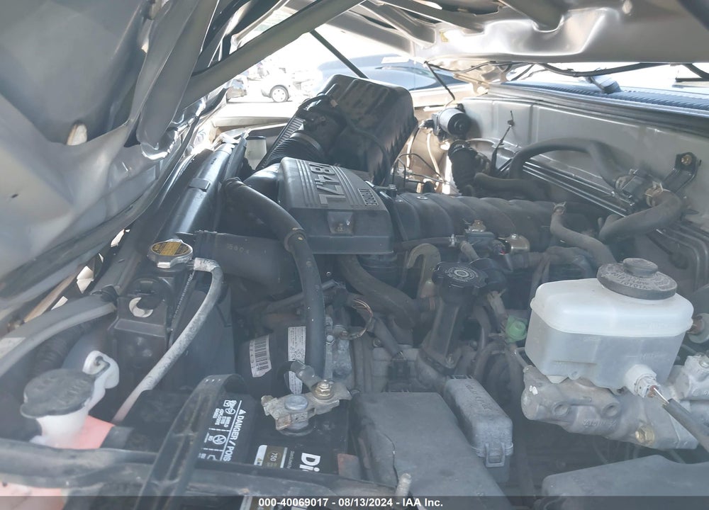 2005 TOYOTA TUNDRA SR5 V8 VIN: 5TBET341X5S463424