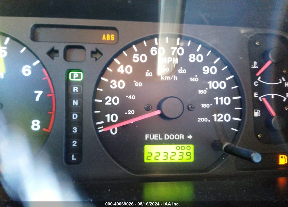 1998 ISUZU TROOPER S VIN: JACDJ58X3W7903822