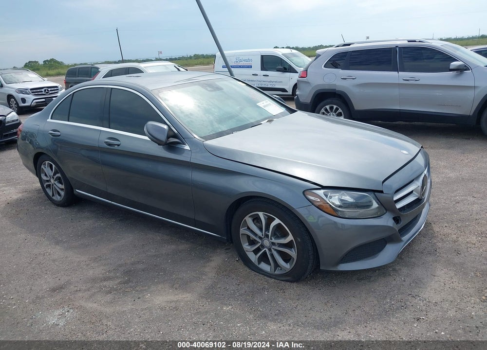 2017 MERCEDES-BENZ C 300 LUXURY/SPORT VIN: 55SWF4JB4HU208281
