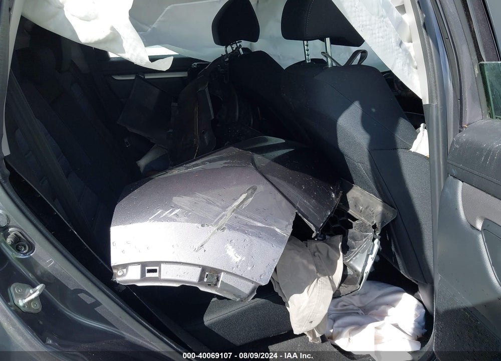 2019 HONDA CR-V LX VIN: 2HKRW6H39KH207290