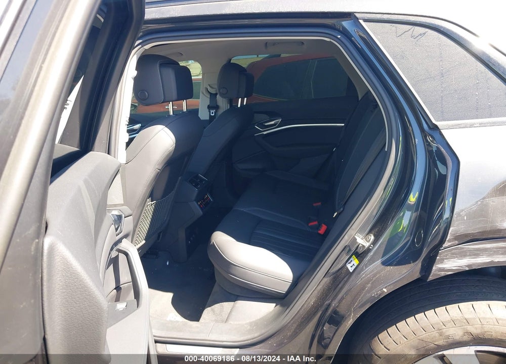 2021 AUDI E-TRON PREMIUM QUATTRO VIN: WA1AAAGE9MB007994
