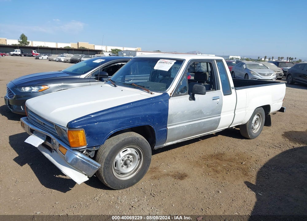 1988 TOYOTA PICKUP XTRACAB RN56 SR5 VIN: JT4RN56S0J7033328