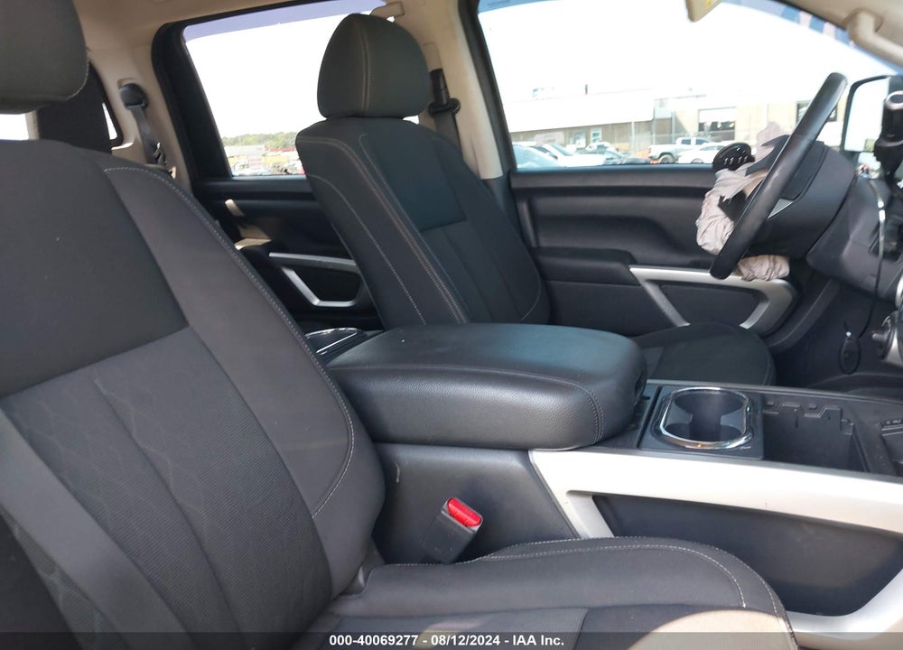 2017 NISSAN TITAN XD SV GAS VIN: 1N6AA1F40HN552532