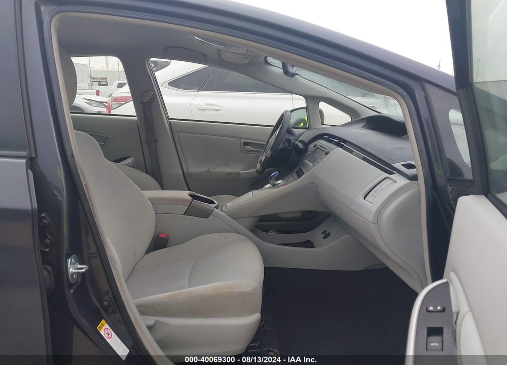 2014 TOYOTA PRIUS THREE VIN: JTDKN3DU5E0370277