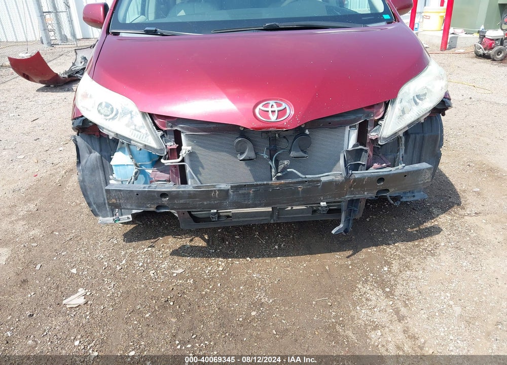 2011 TOYOTA SIENNA XLE V6 VIN: 5TDYK3DC7BS135995