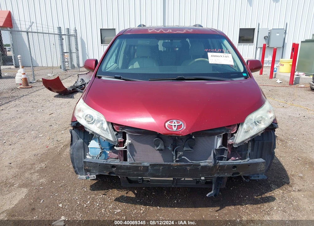 2011 TOYOTA SIENNA XLE V6 VIN: 5TDYK3DC7BS135995