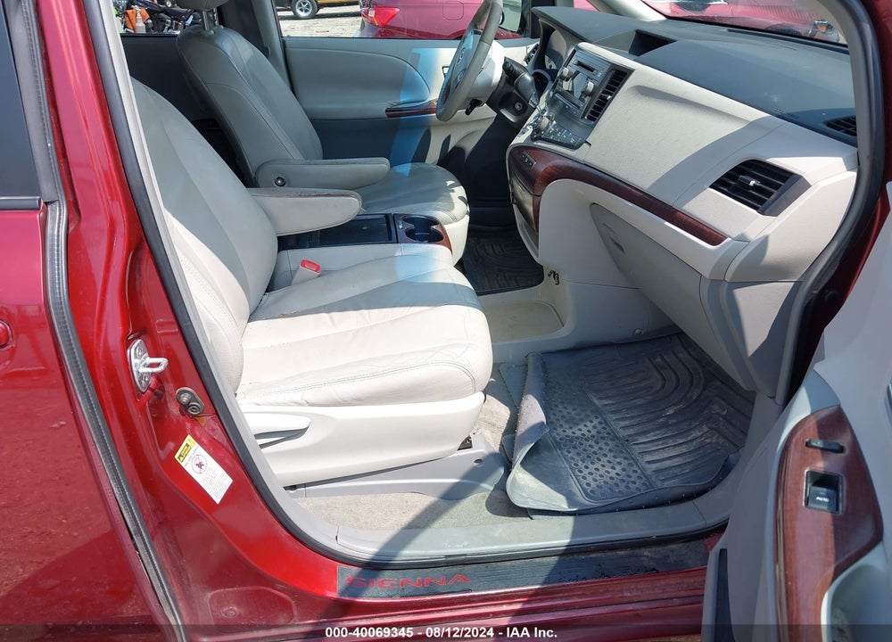 2011 TOYOTA SIENNA XLE V6 VIN: 5TDYK3DC7BS135995