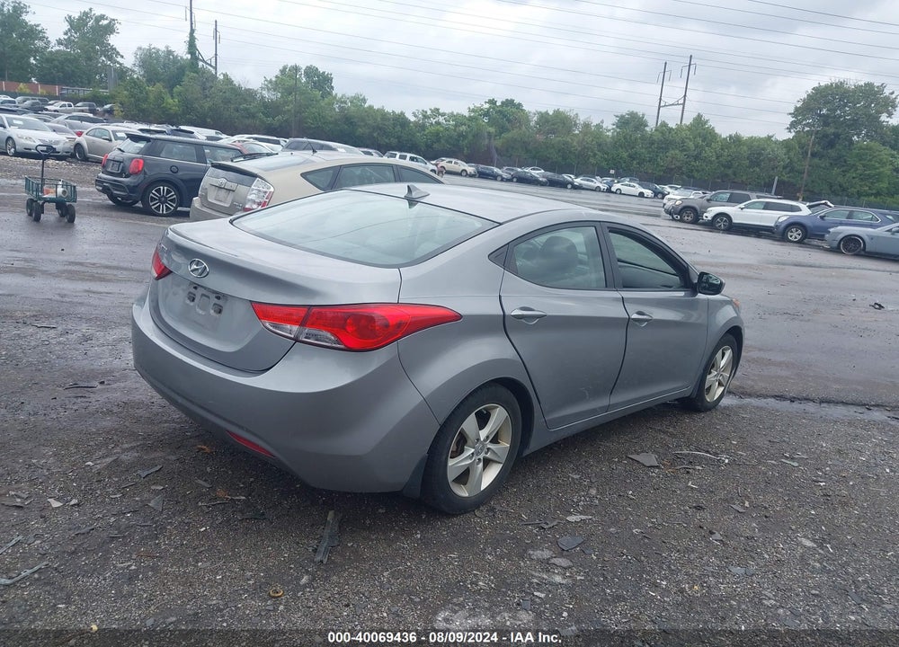 2013 HYUNDAI ELANTRA GLS VIN: KMHDH4AE8DU918147