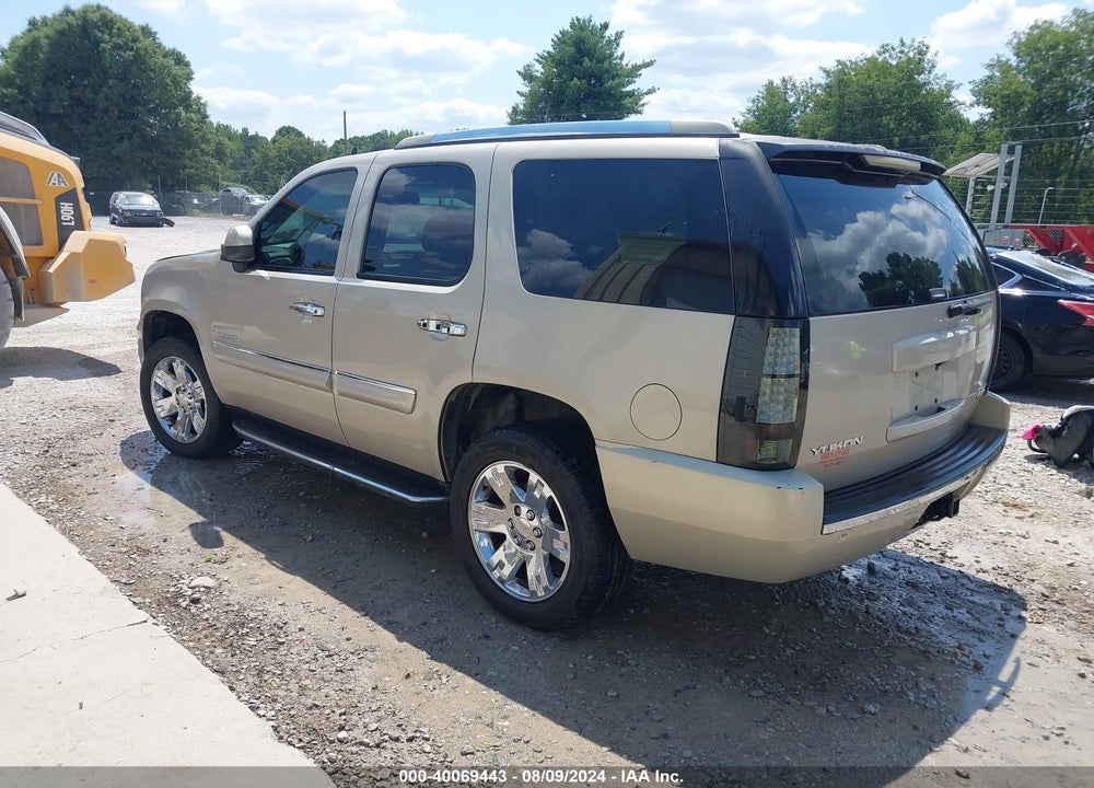 2007 GMC YUKON DENALI VIN: 1GKFK63807J293206