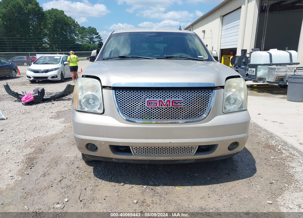 2007 GMC YUKON DENALI VIN: 1GKFK63807J293206