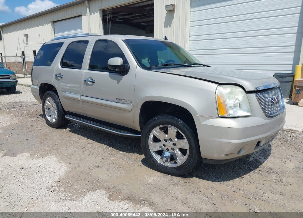 2007 GMC YUKON DENALI VIN: 1GKFK63807J293206