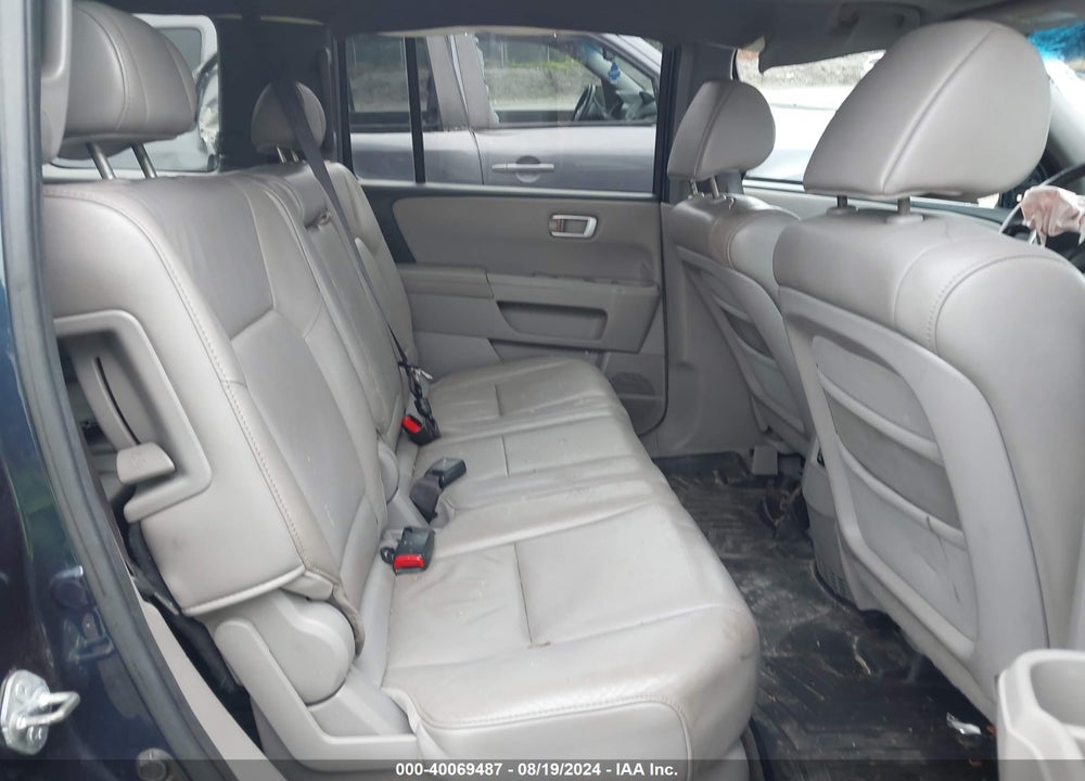 2011 HONDA PILOT EX-L VIN: 5FNYF3H50BB014195