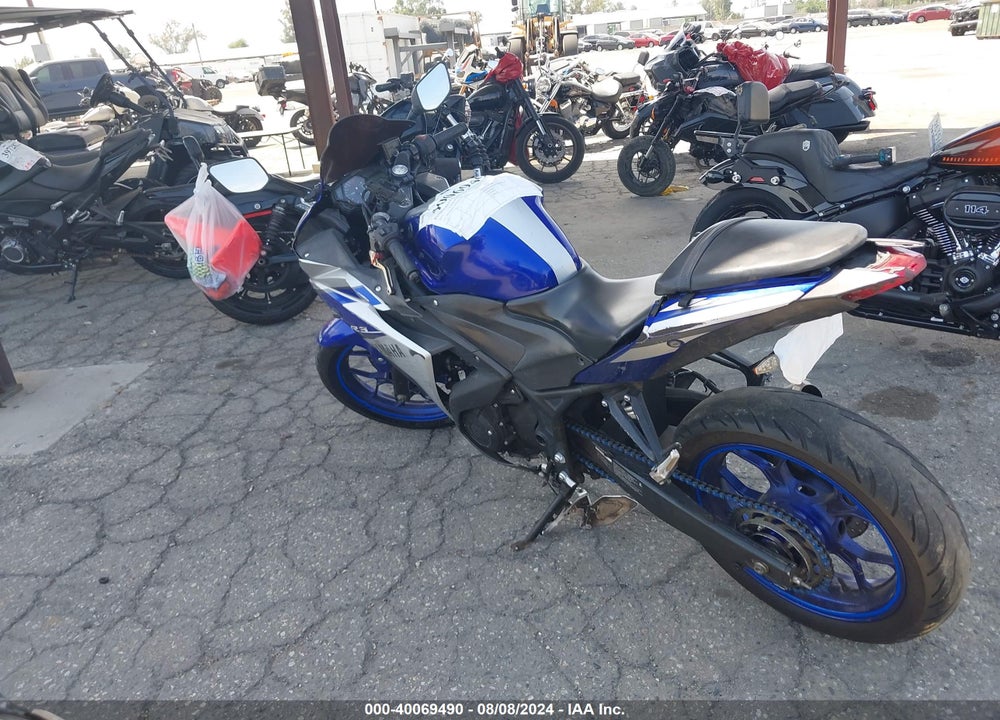 2015 YAMAHA YZFR3 VIN: MH3RH06Y5FK001270