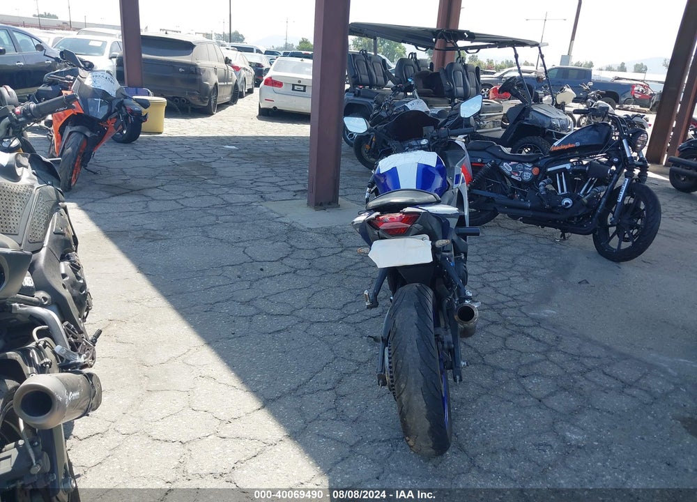 2015 YAMAHA YZFR3 VIN: MH3RH06Y5FK001270