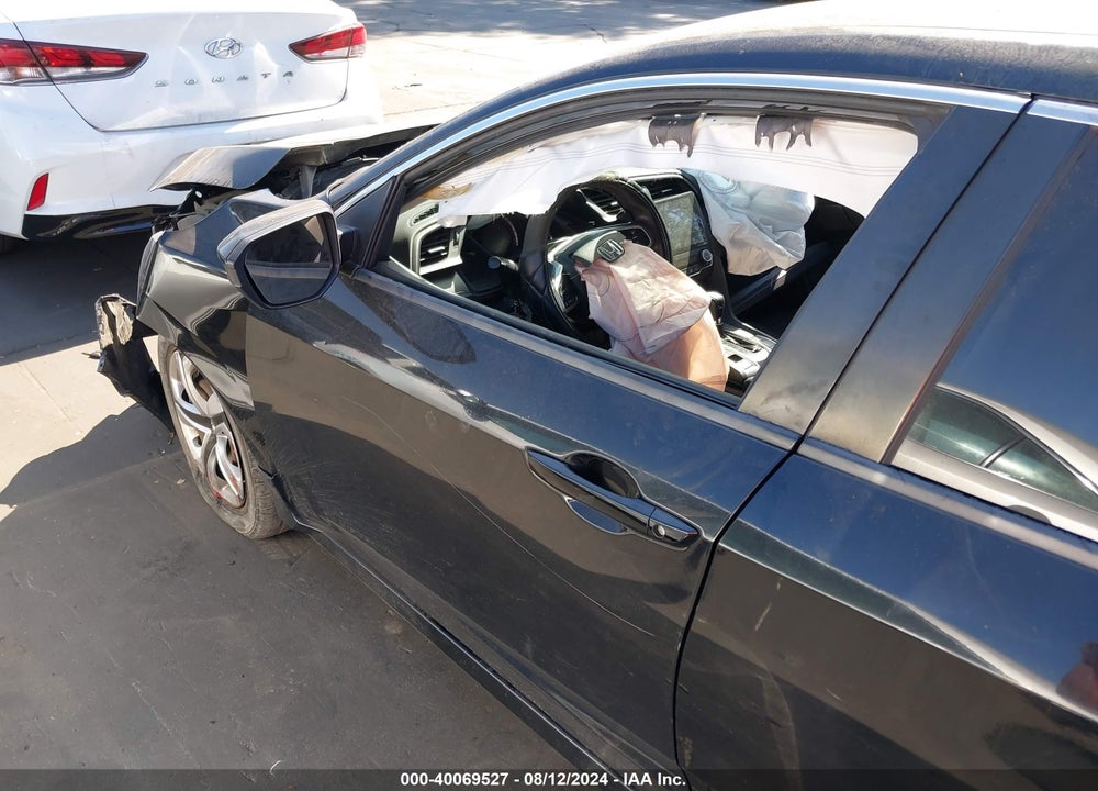 2018 HONDA CIVIC LX VIN: 2HGFC2F53JH535581