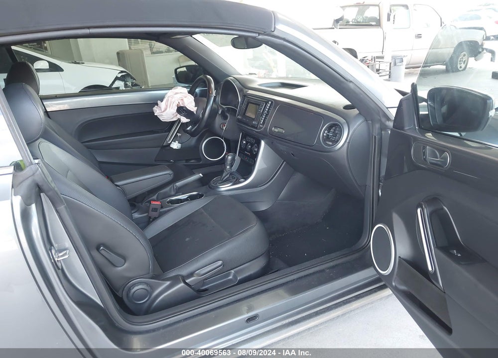 2018 VOLKSWAGEN BEETLE 2.0T COAST/2.0T S/2.0T SE VIN: 3VW5DAAT9JM515373