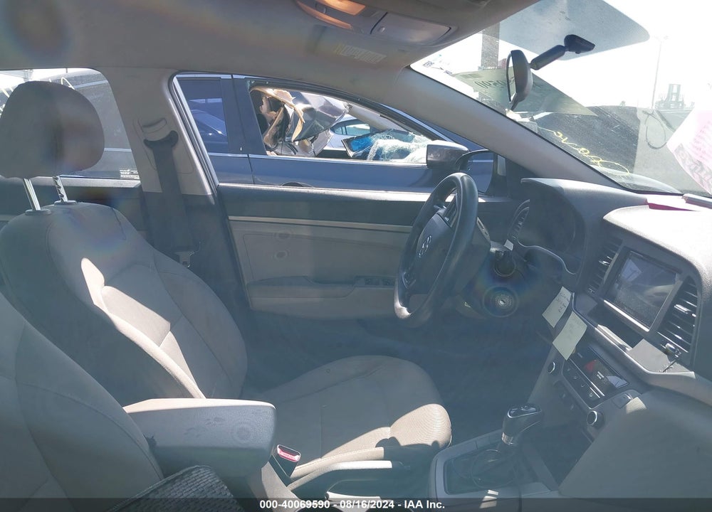 2017 HYUNDAI ELANTRA VIN: 5NPD74LF5HH202111