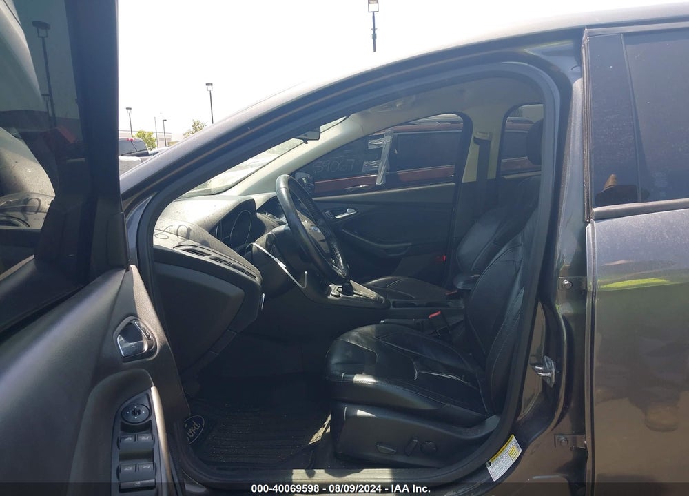 2015 FORD FOCUS SE VIN: 1FADP3F23FL375238