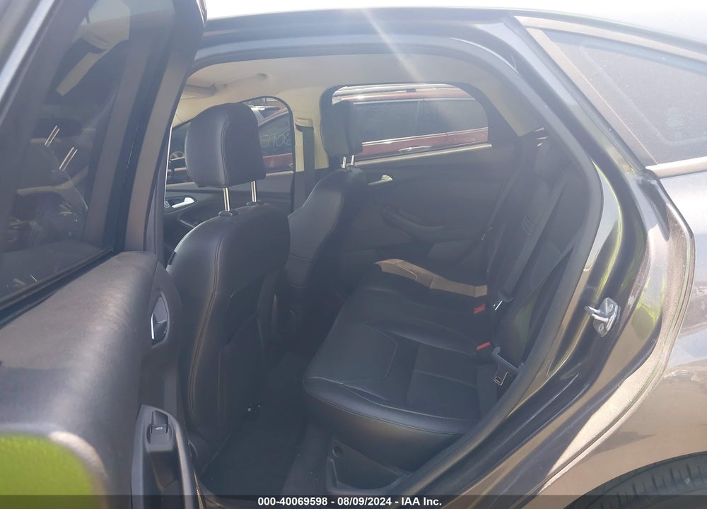 2015 FORD FOCUS SE VIN: 1FADP3F23FL375238