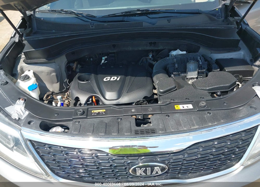 2015 KIA SORENTO LX VIN: 5XYKT4A62FG590425