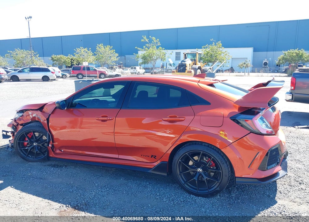 2018 HONDA CIVIC TYPE-R TOURING VIN: SHHFK8G75JU204588