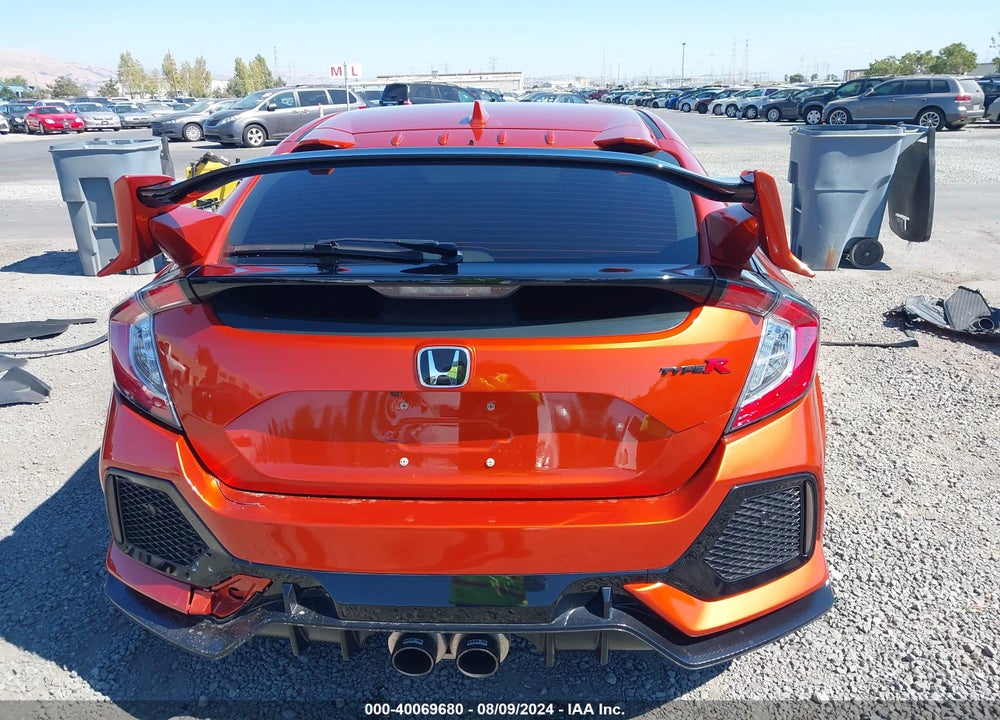 2018 HONDA CIVIC TYPE-R TOURING VIN: SHHFK8G75JU204588