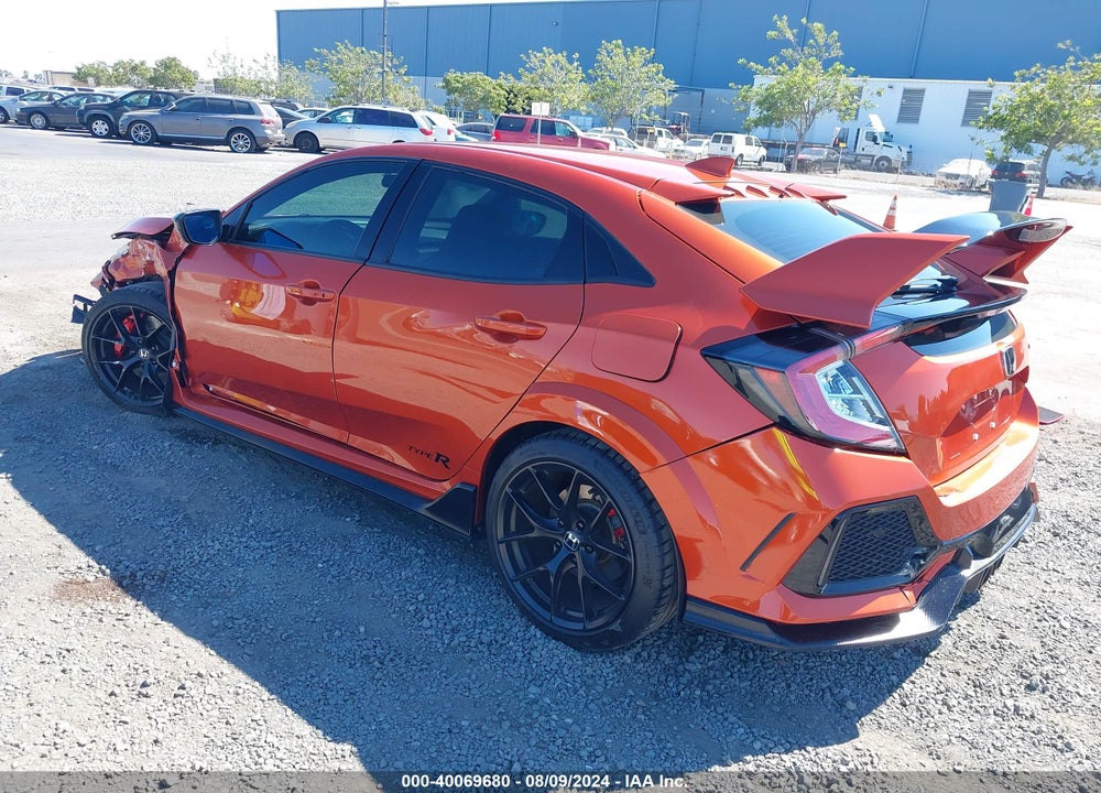 2018 HONDA CIVIC TYPE-R TOURING VIN: SHHFK8G75JU204588