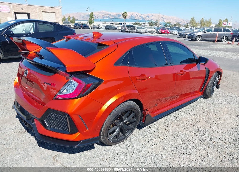 2018 HONDA CIVIC TYPE-R TOURING VIN: SHHFK8G75JU204588